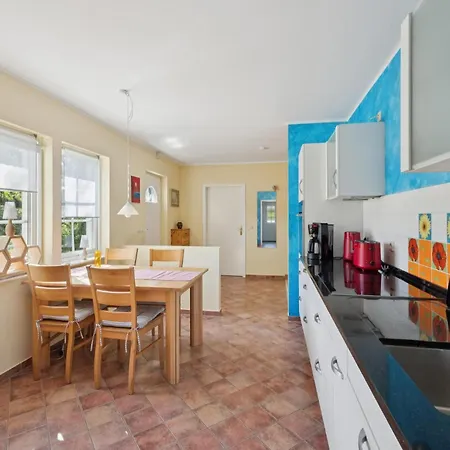 2 Bedroom Gorgeous In *