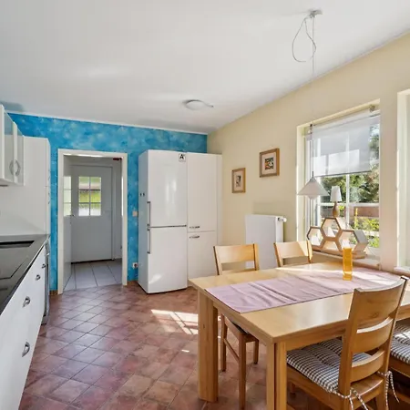 2 Bedroom Gorgeous In Prázdninový dům Borkheide